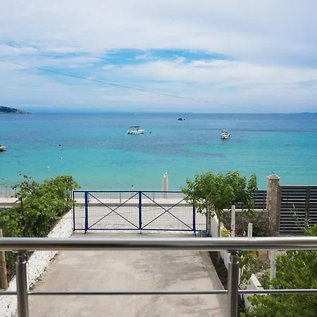 Joana'S Rooms Himare Exterior photo